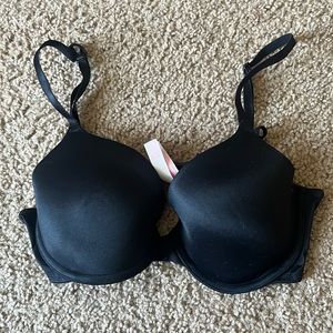 Victoria’s Secret PINK Wear Everywhere T-Shirt Lightly Lines Bra